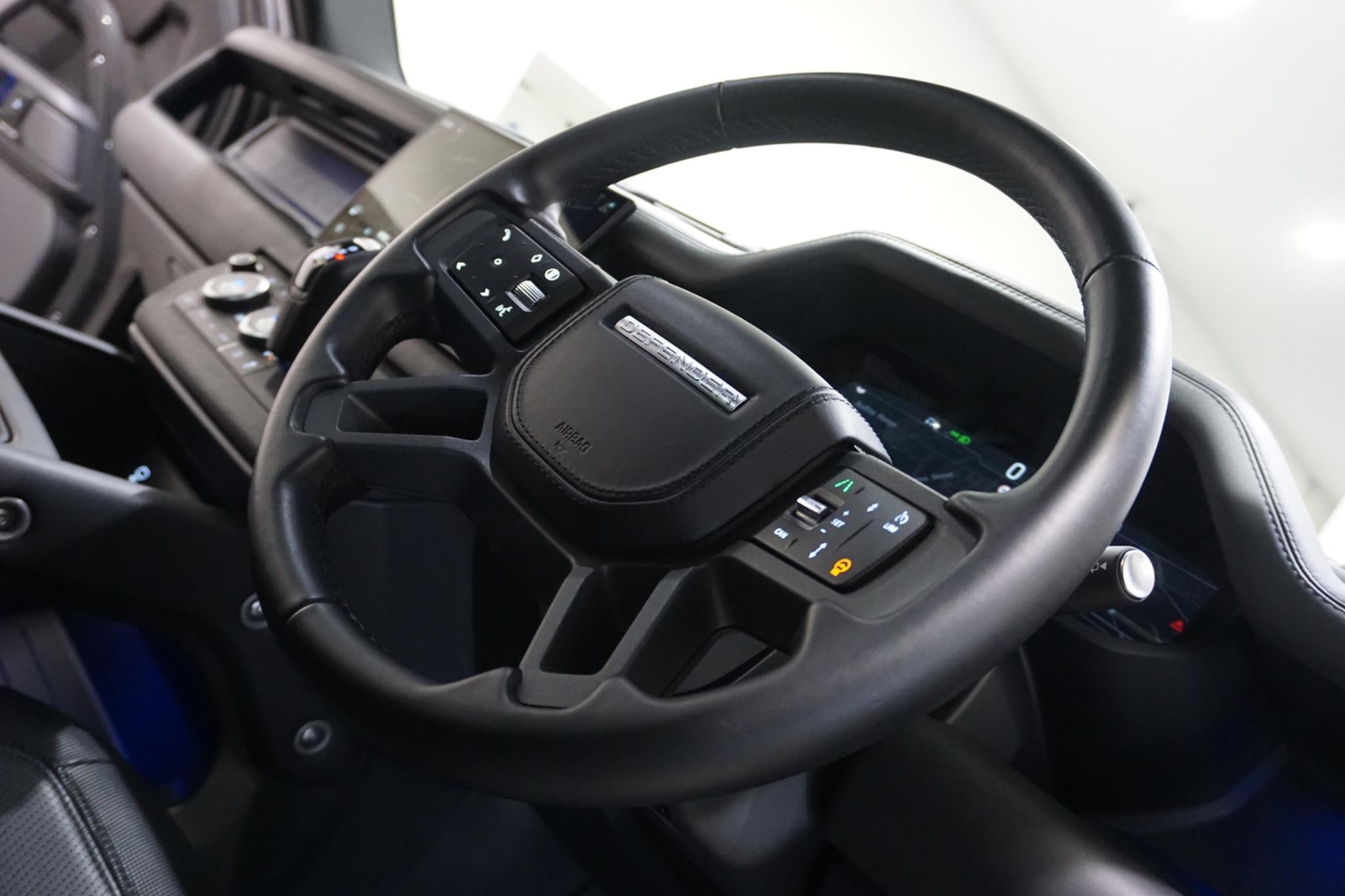 Land Rover Defender 90 3.0 D300 MHEV X-Dynamic HSE Hard Top SUV Auto 4WD SWB Euro 6 (s/s) 3dr